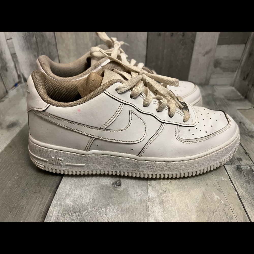 2 Nike Air Force 1s  both are left foot size 7